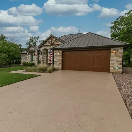 Hill Country Home With Covered Outdoor Patio And Fenced Yard